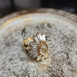 18k H.G.E Cocktail Ring Size 9